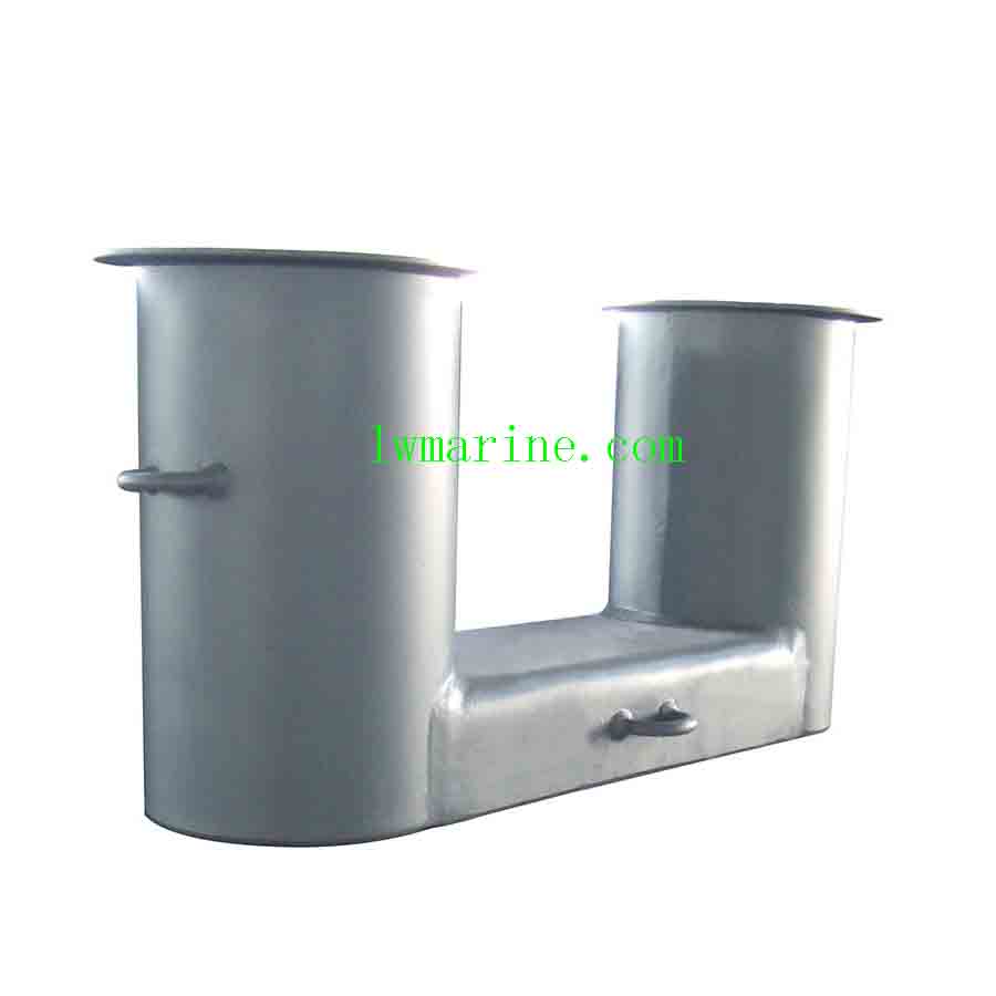 Stern Bollard